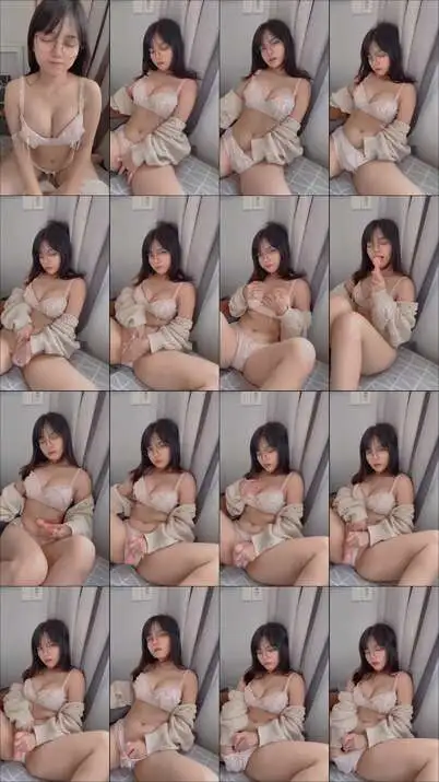 ANGELCHAN PAKE DILDO 8 MENIT
