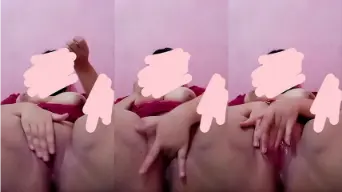 Baby Gebi Lepas Jilbab Masturbasi