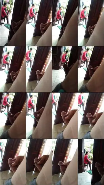 Eksibisionis Liatin Kontol ke mbak baju...