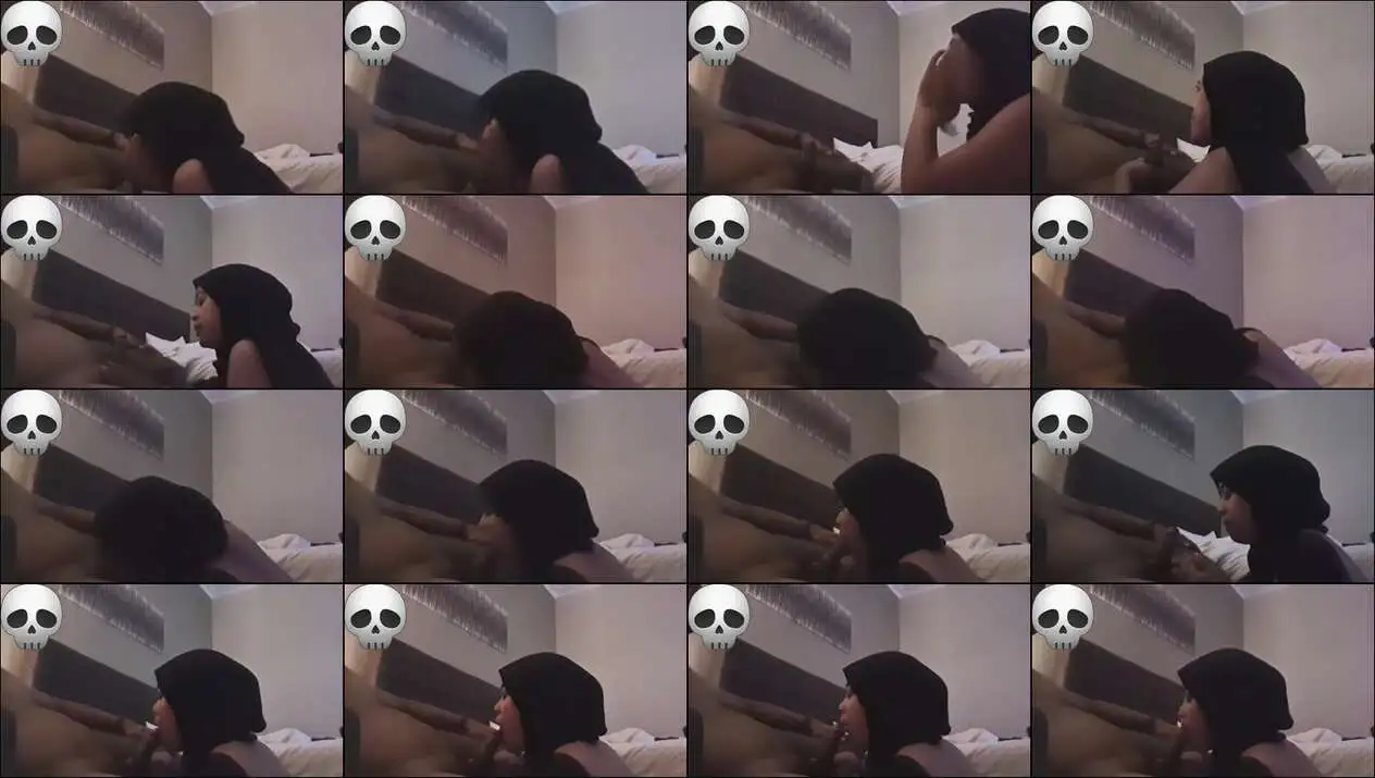 Ella Hijab Ngulum Di Sofa
