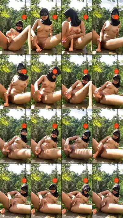 Omek Pakai Dildo Di Tempat Publik
