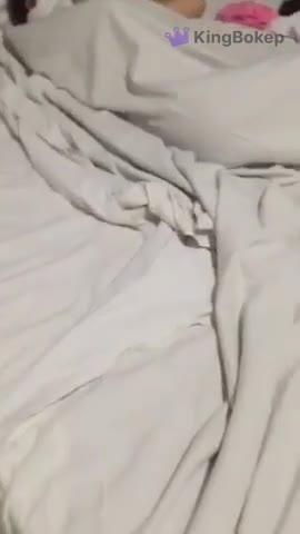 Video Mahasiswi Vania Marah2 Di Tarik Selimut Putihnya